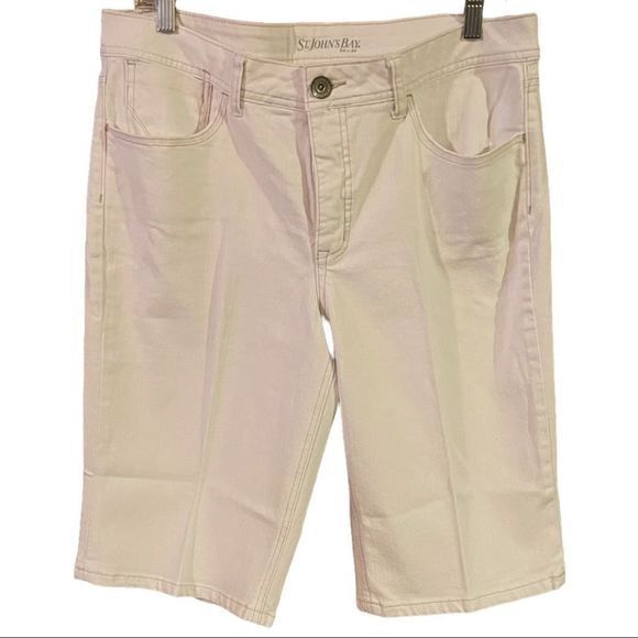 St. John's‎ Bay Women's Bermuda Shorts White Size 14 - Picture 1 of 4